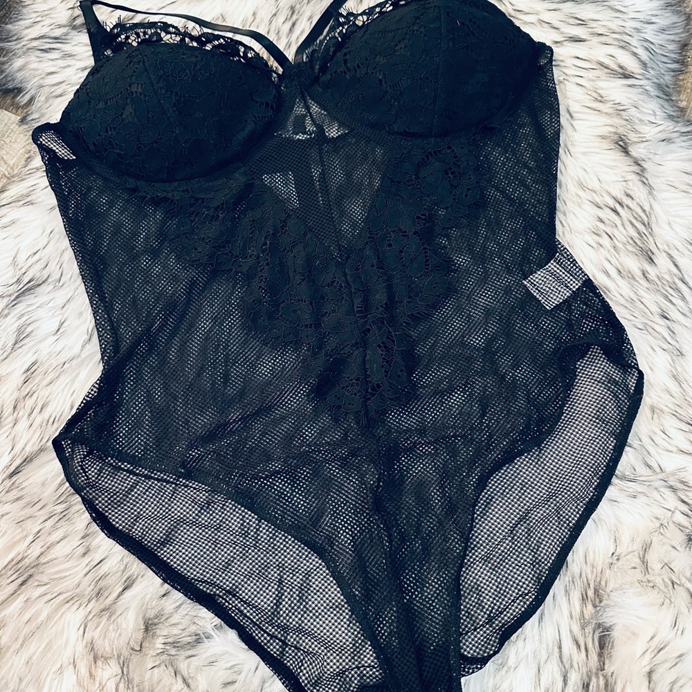 Fashion Nova Lace Bodysuit